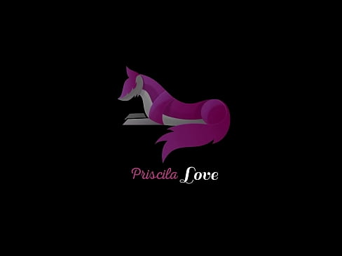 ❤️ Mes parents m'ont laissée seule avec ma sœur et j'ai versé du lait sur ses seins. ❤️ Porno at us ❌❤