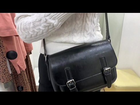 ❤️ Masturbation publique de la jeune salope FeralBerry avec un gode dans la cabine d'essayage ❤️ Porno at us ❌❤